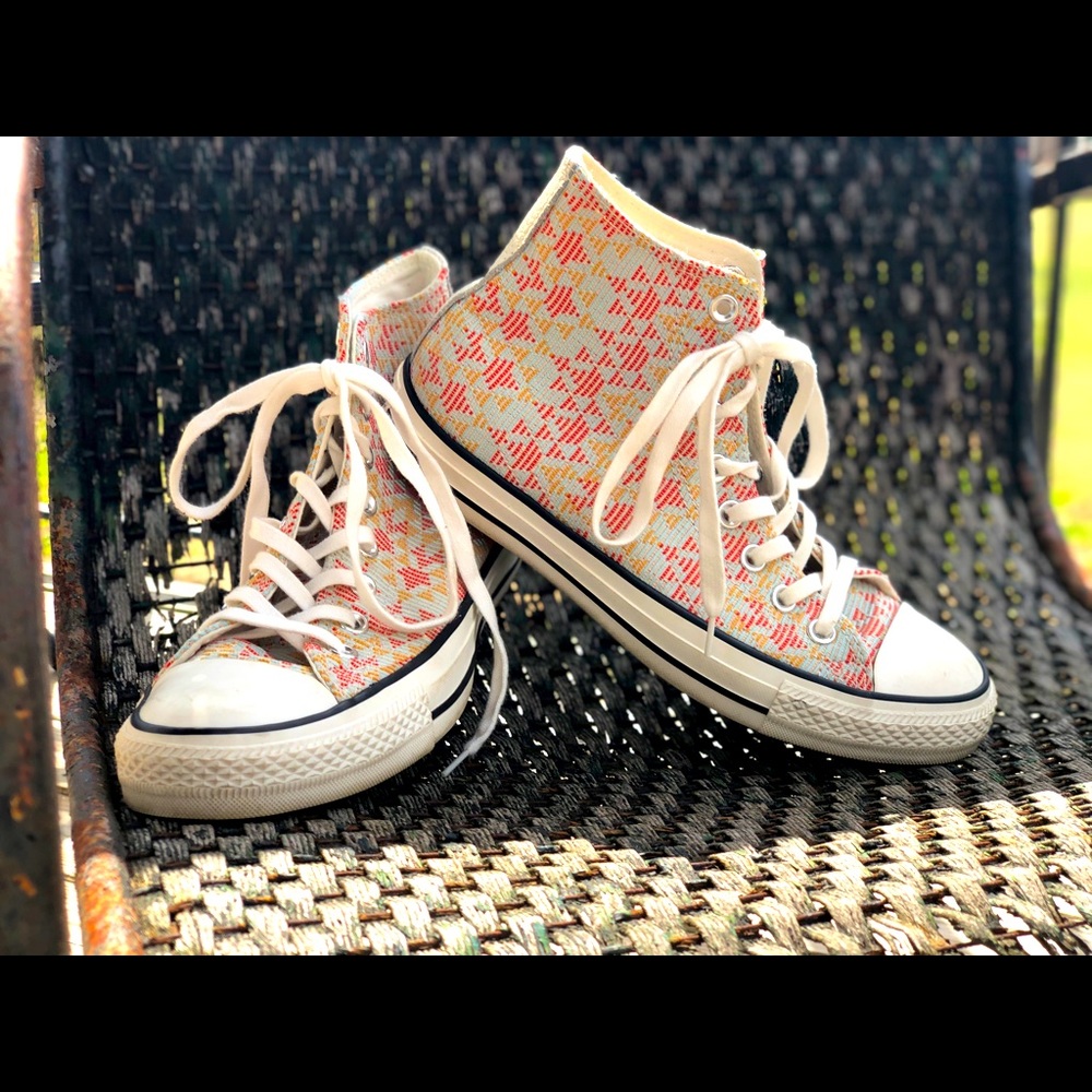 Converse High Tops Women Size 9